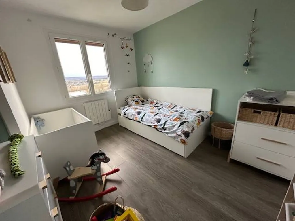 A VENDRE SUR LA COMMUNE DE FRENEUSE 76410 PAVILLON PLAIN PIED DE 68 M² SUR 1450 M² DE TERRAIN