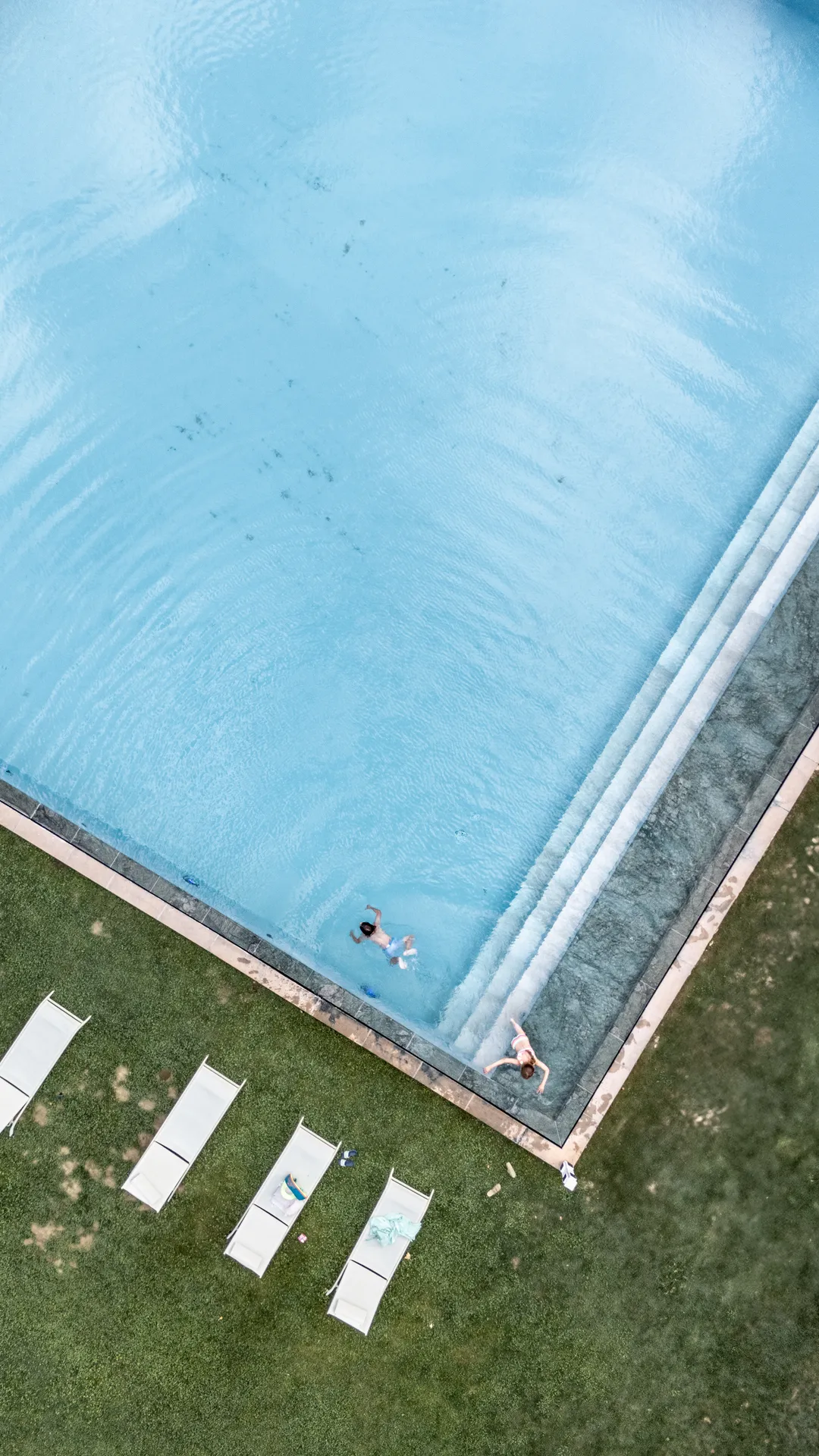 piscine domaine chateau luxe gordes