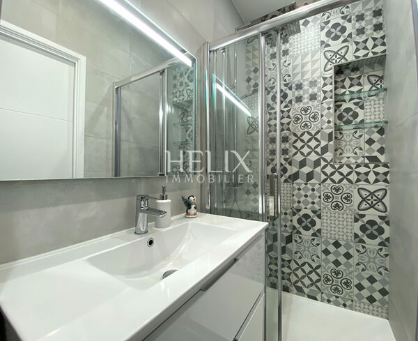 Charmant studio bien agencé au coeur du centre ville à Saint Germain En Laye