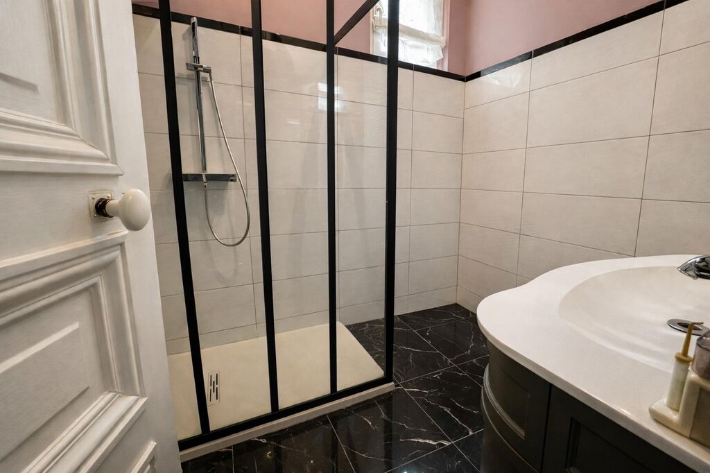 Appartement d’exception avec cour privative et garage – Centre-ville de Dieppe – Normandie – France