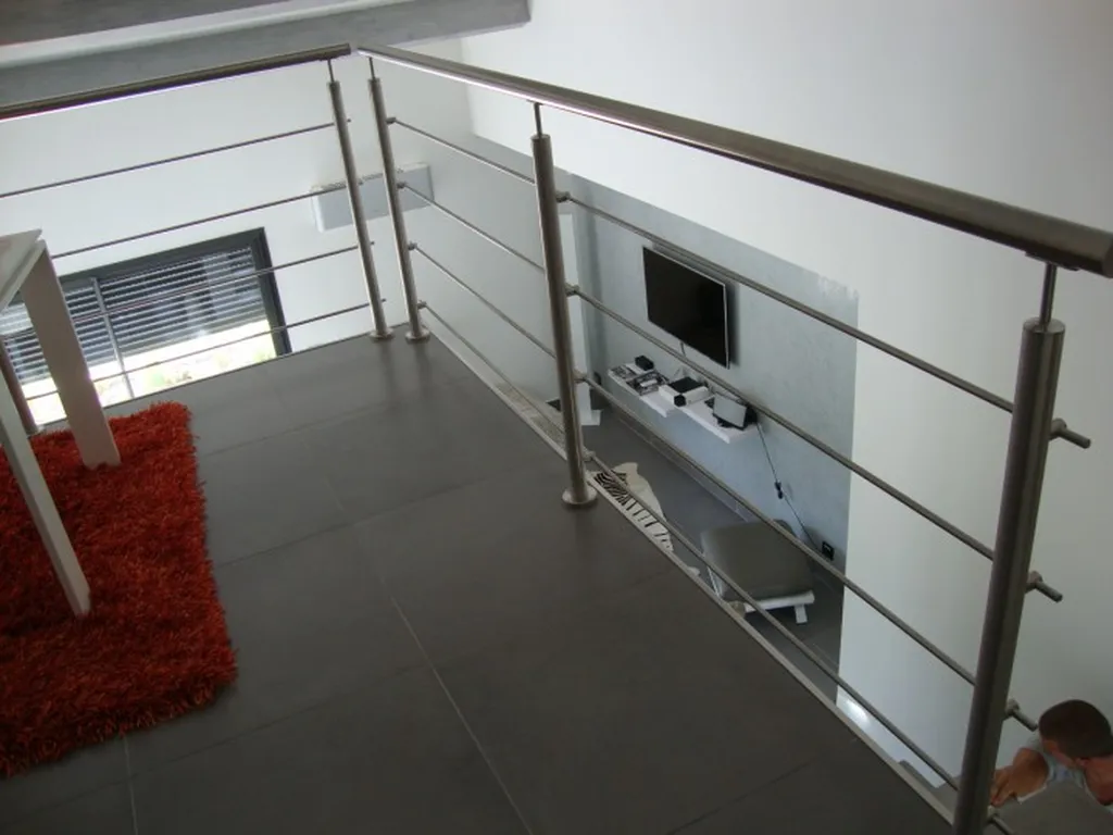 GARDES CORPS ACIER INOX POUR L' INTERIEUR 