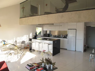 Cuisine Bulthaup, nombreuses prestations et vue sur la baiea de cassis ppartement à vendre d'exception sur Cassis*
