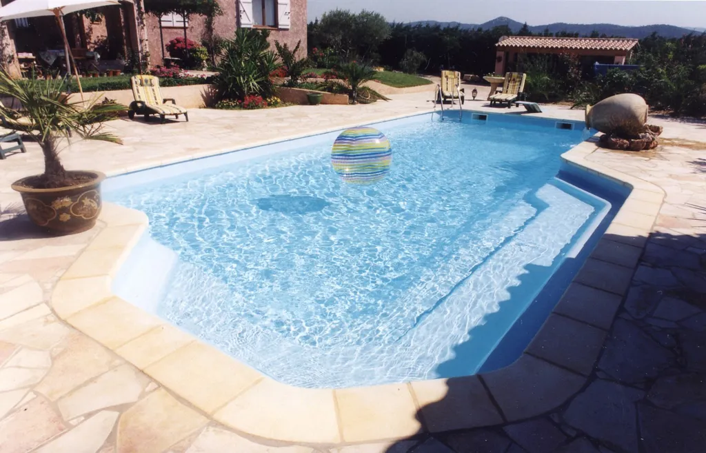 PISCINE COQUE RECIF TROPICAL - 9M X 5M20