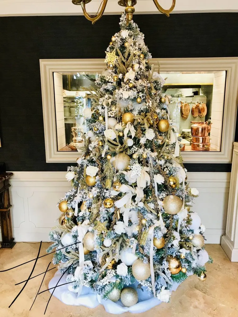 VOS SAPINS DE NOËL par FH Fleuriste