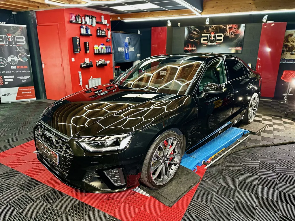 Detailing automobile Audi S4 spécialiste du traitement céramique sur Lyon 