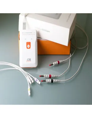 ECG Expert CSE Medical : électrocardiographe portable 12 dérivations, connecté Bluetooth, compatible PC, tablette et smartphone pour une acquisition ECG rapide et précise en cabinet médical et clinique à Amiens