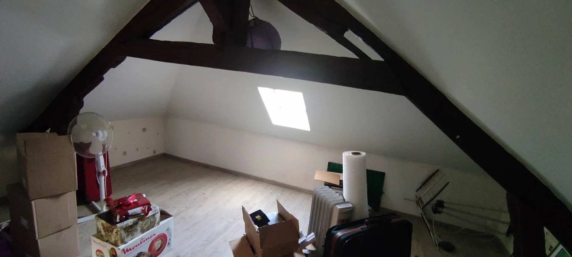 A vendre, à VIMOUTIERS (61120), charmante maison à colombages de 126 m² et son jardin de 125 m² à quelques pas du centre ville.