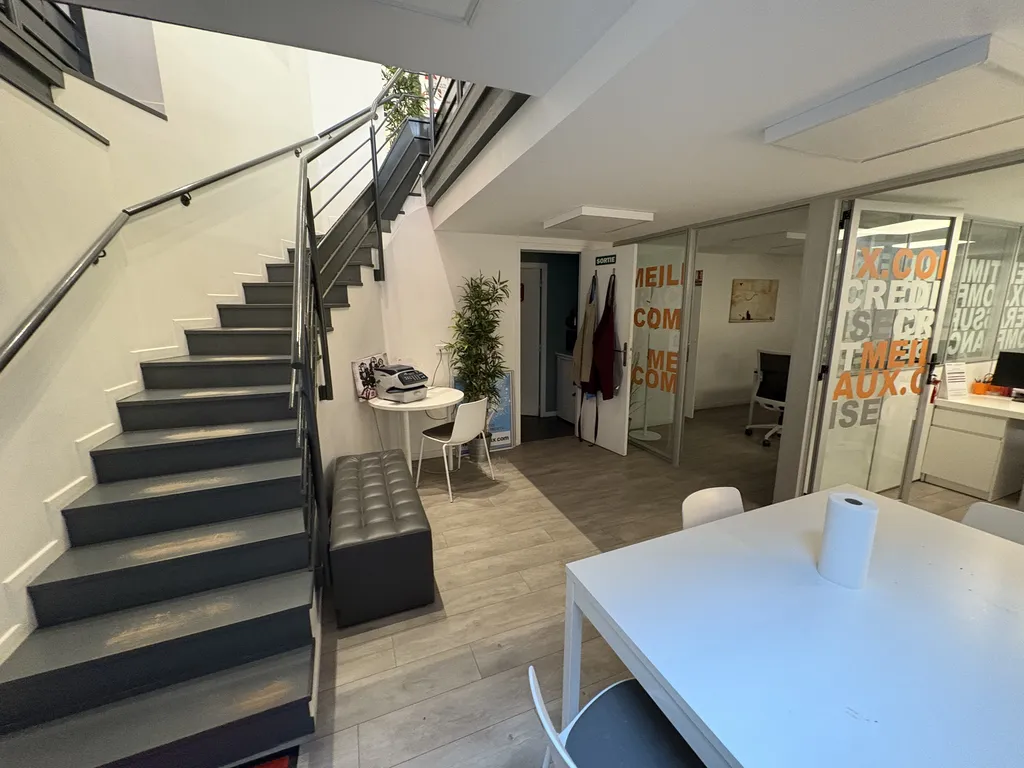 Location - Boutique 100 m², Sevres Babylone, Boulevard Raspail 75006 PARIS