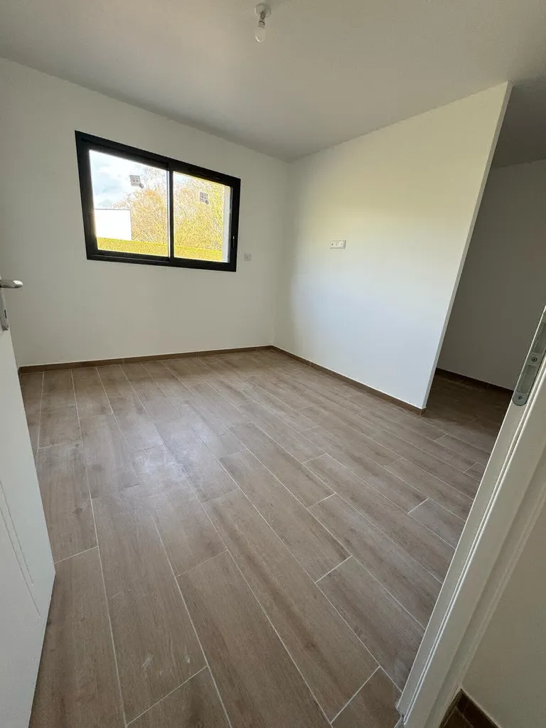 Peinture, enduit maison neuve finition veloutée avec murs de décoration près du Neubourg