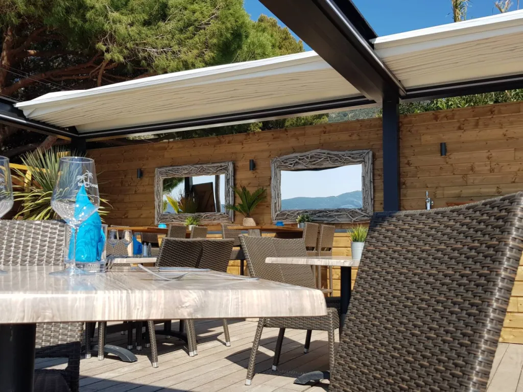 store banne sur mesure avec coffre salon de provence