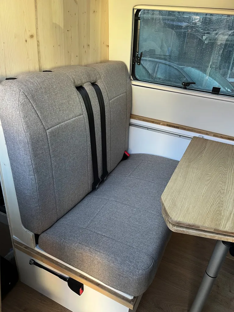 faire rénover les banquettes d'un van aménagé à bordeaux