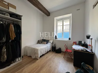 A vendre maison de ville de 155 M² environ avec une terrasse à Saint-Germain-en-Laye, commerces, écoles et lycées de renoms, à 7 minutes à pied du RER A