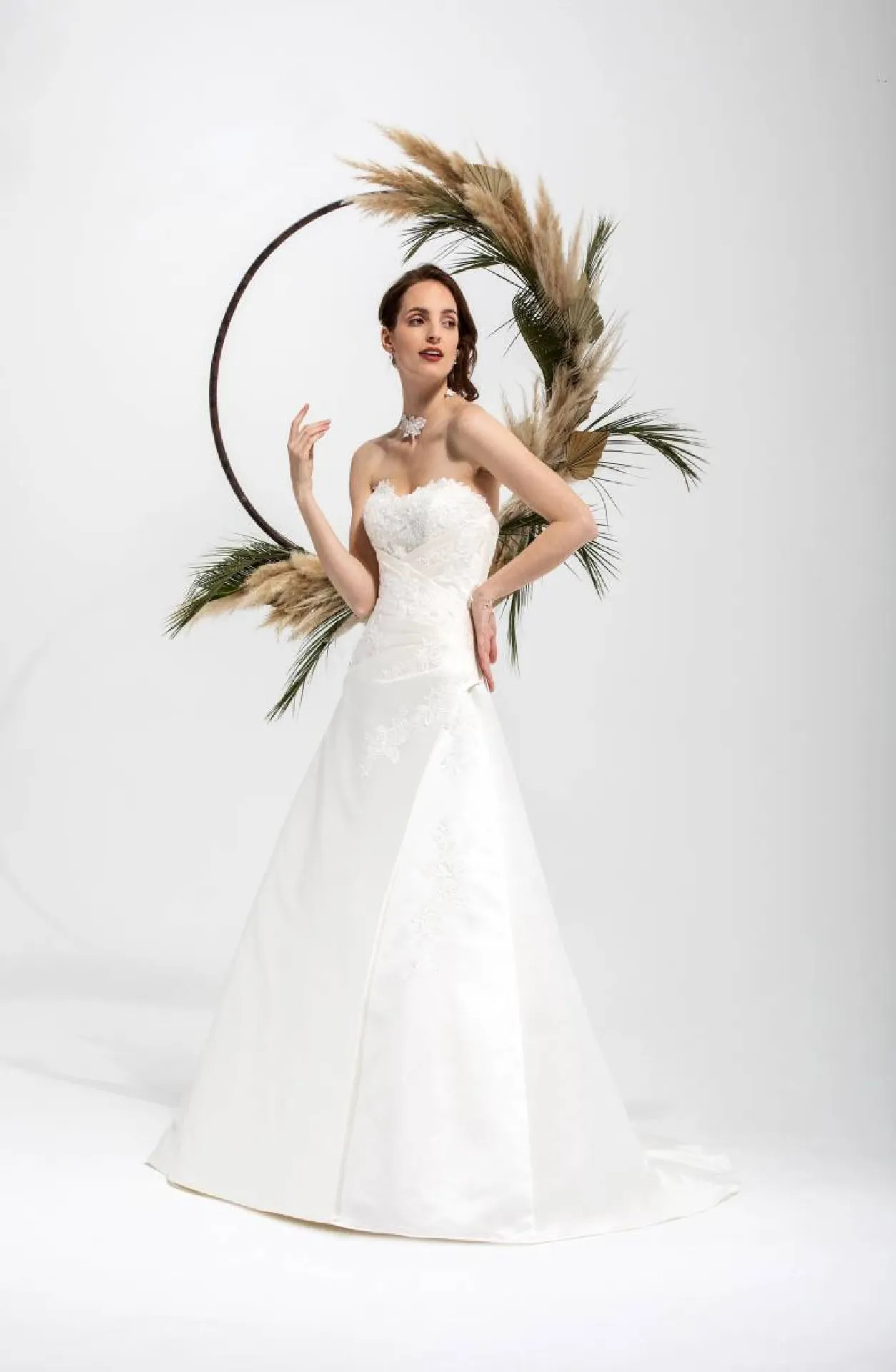 boutique de robe de mariée sexy glamour Marseille 13001 et 13006