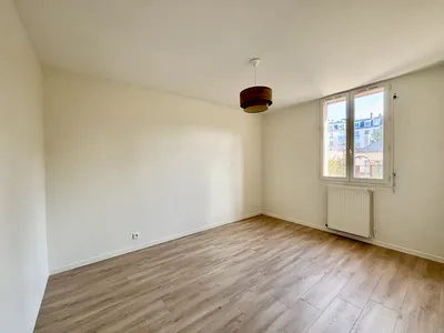 Vivre à Versailles dans un superbe appartement lumineux de 122 m² avec jardin privatif à 200 mètres du Château de Versailles