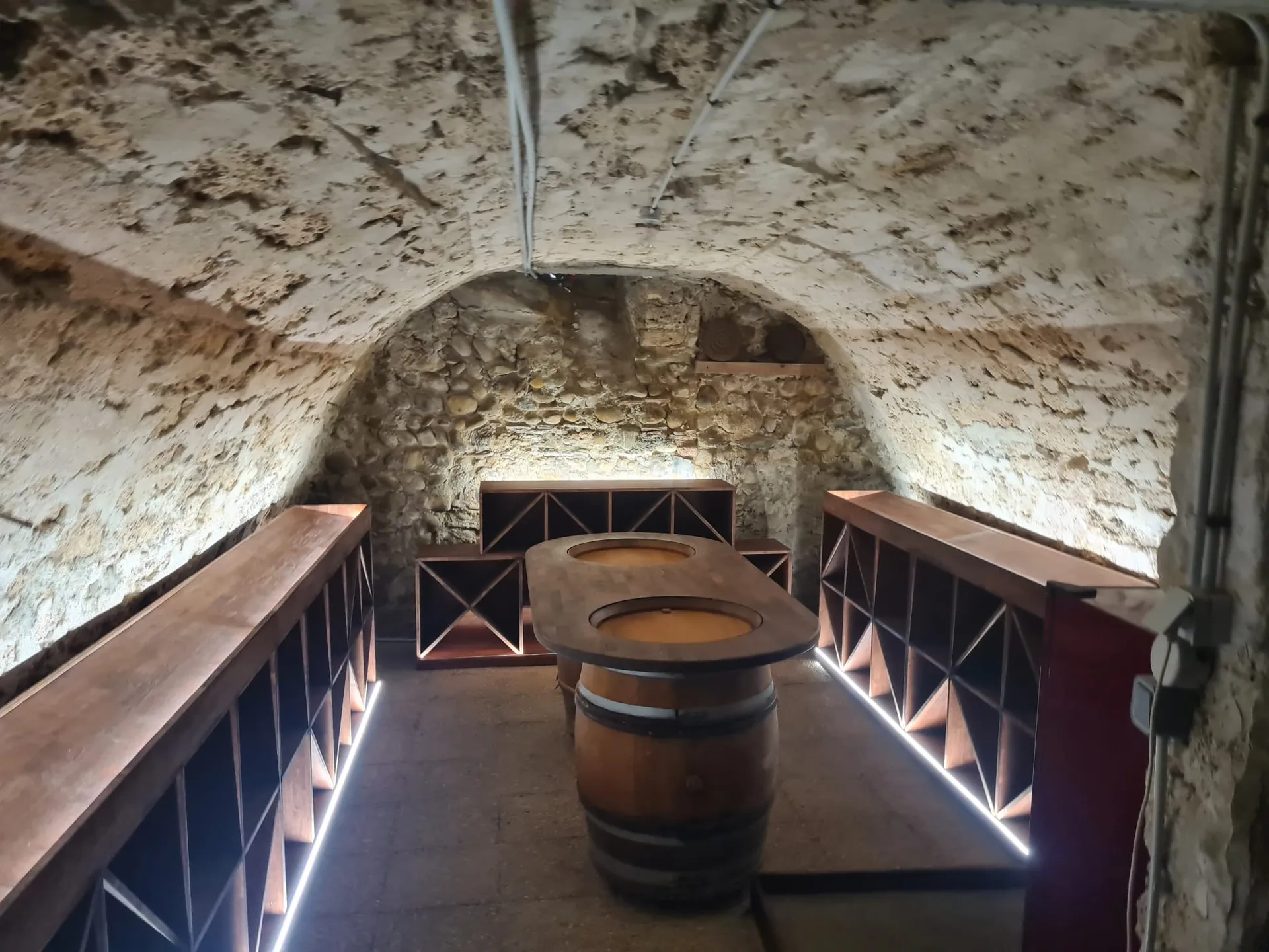 Menuiserie et agencement sur mesure à Mions et dans la région lyonnaise : fabrication de meubles, cuisines, rangements et aménagements