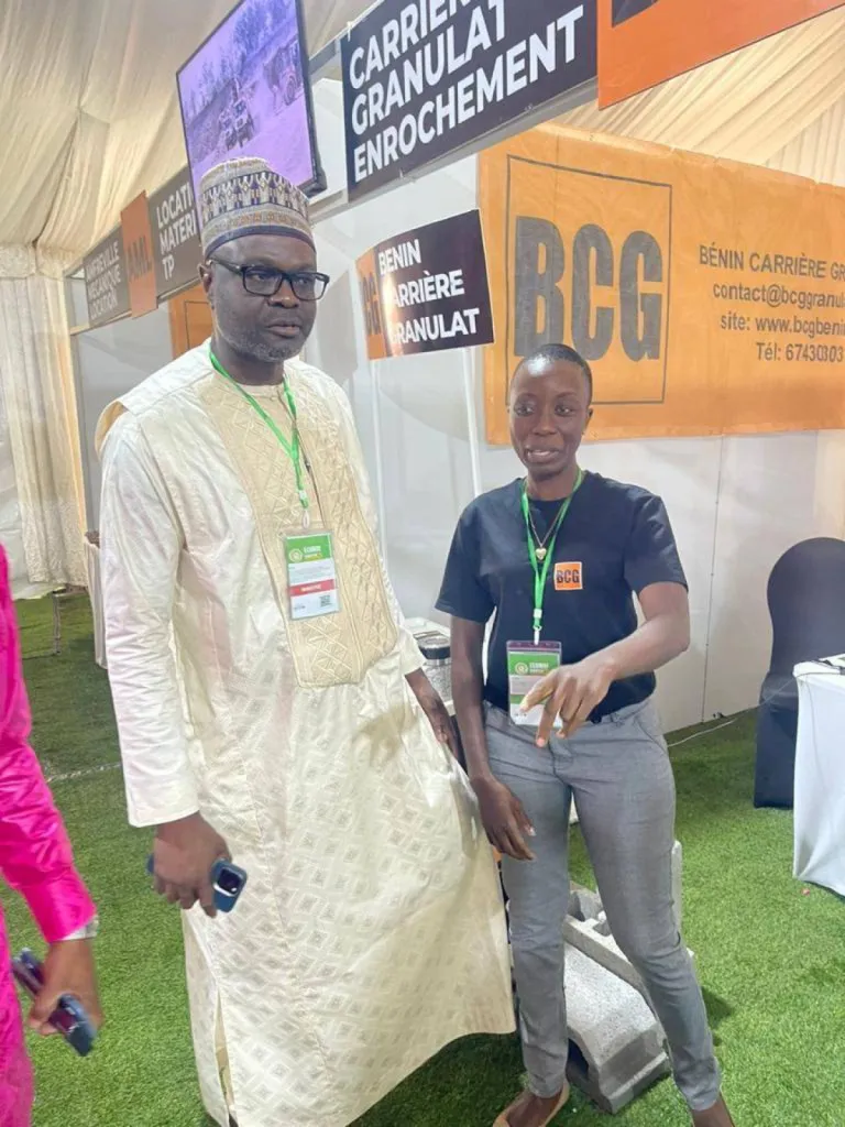 Le service commercial de BCG et Monsieur le Ministre de l'eau et des Mines au Bénin.