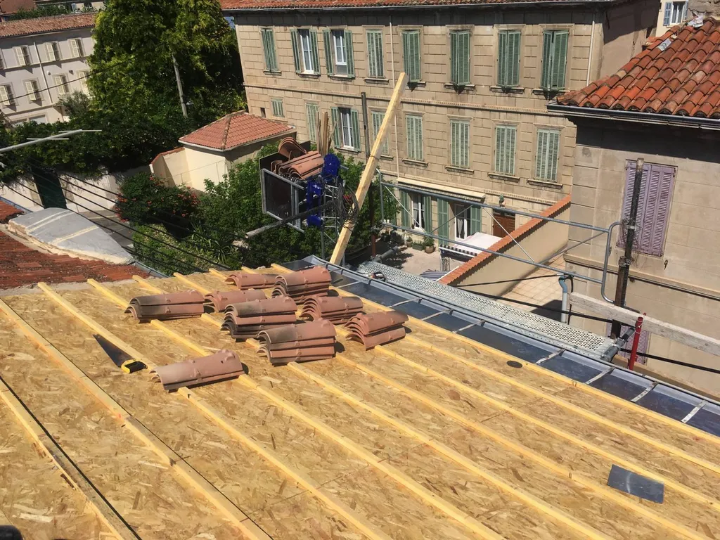 Réfection d'une toiture d'une maison de ville à Salon de Provence