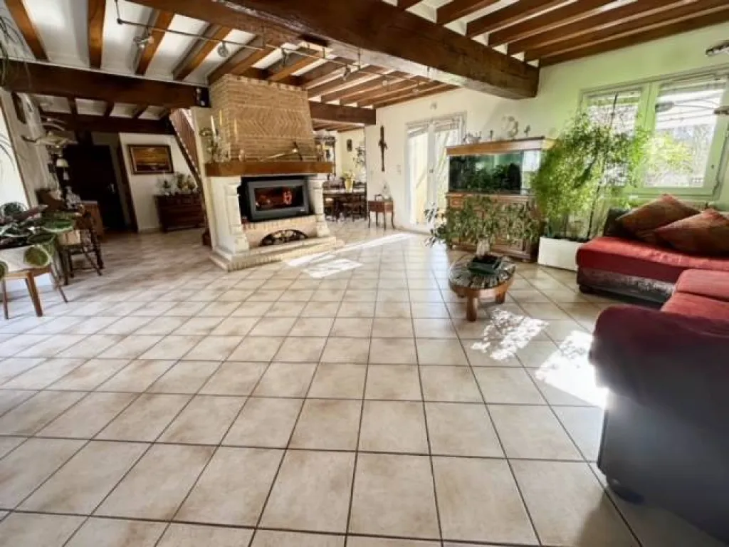 A vendre maison de 185 m² édifiée sur 2023 m² de terrain sur la commune de ORIVAL 76500