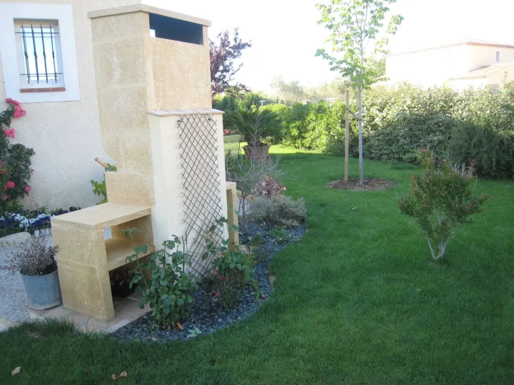 Paillage ardoise massif de jardin à Velaux