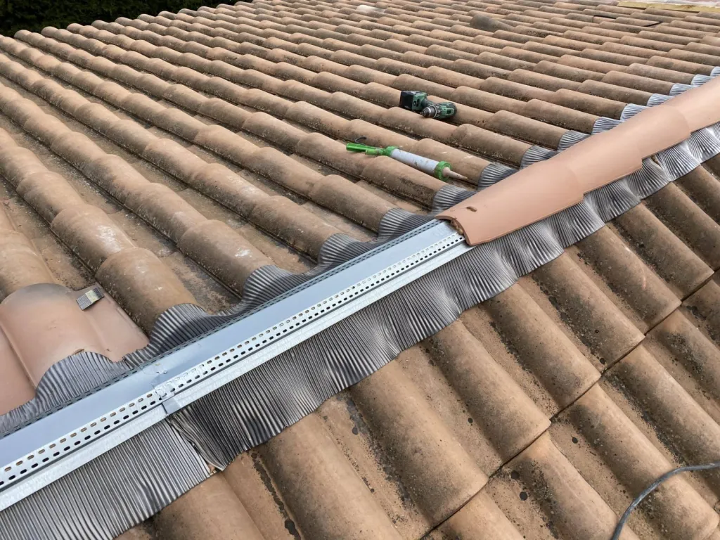 pose closoir zinc plomb et tuiles canal sur bouc bel air