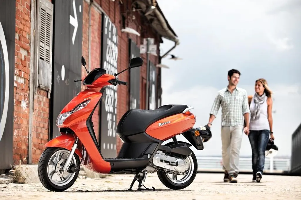 Scooter Peugeot Kisbee