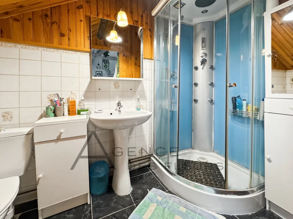 A vendre, maison familiale de 163m² sur un terrain de 263 m² situé à Elbeuf 76500