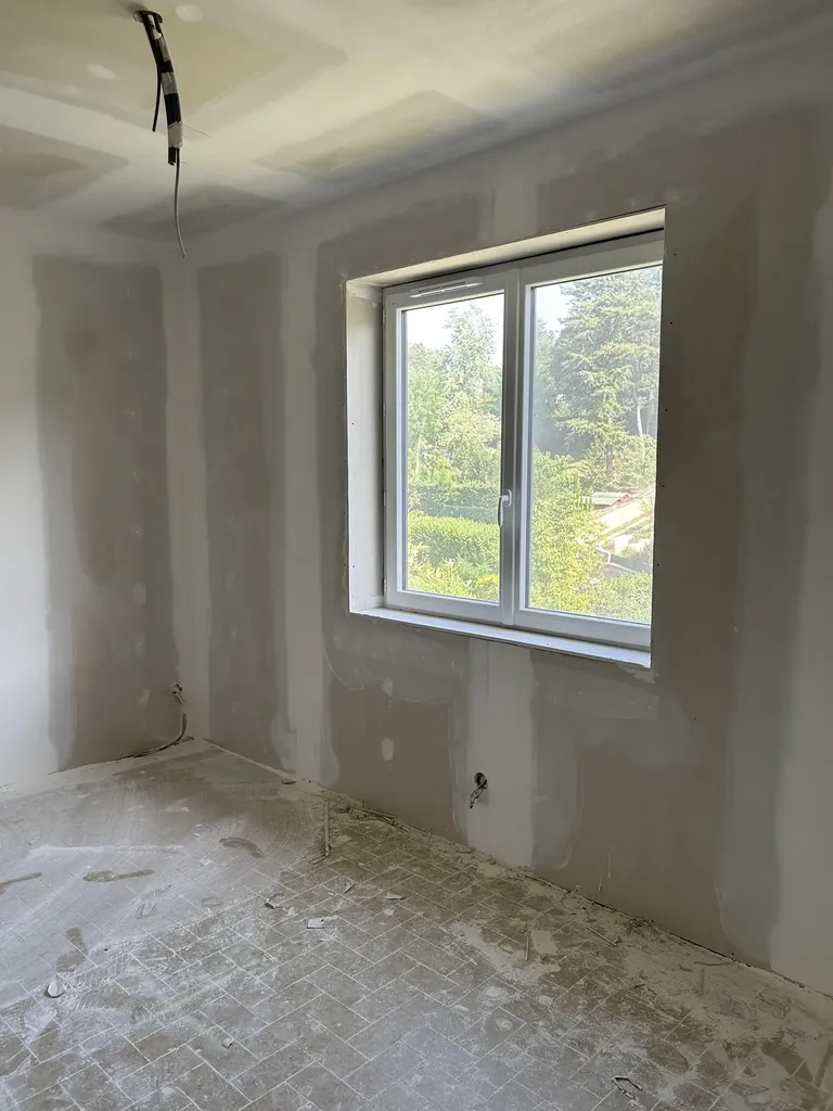 Isolation thermique par l’extérieur lors d’une extension de maison dans les Monts d’Or