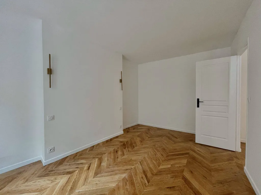 3 Pièces entièrement rénové - Monceau / Courcelles 75008