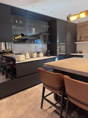 Cuisine de prestige à La Clusaz : l'alliance du Fenix Ingo et de la pierre Taj Mahal