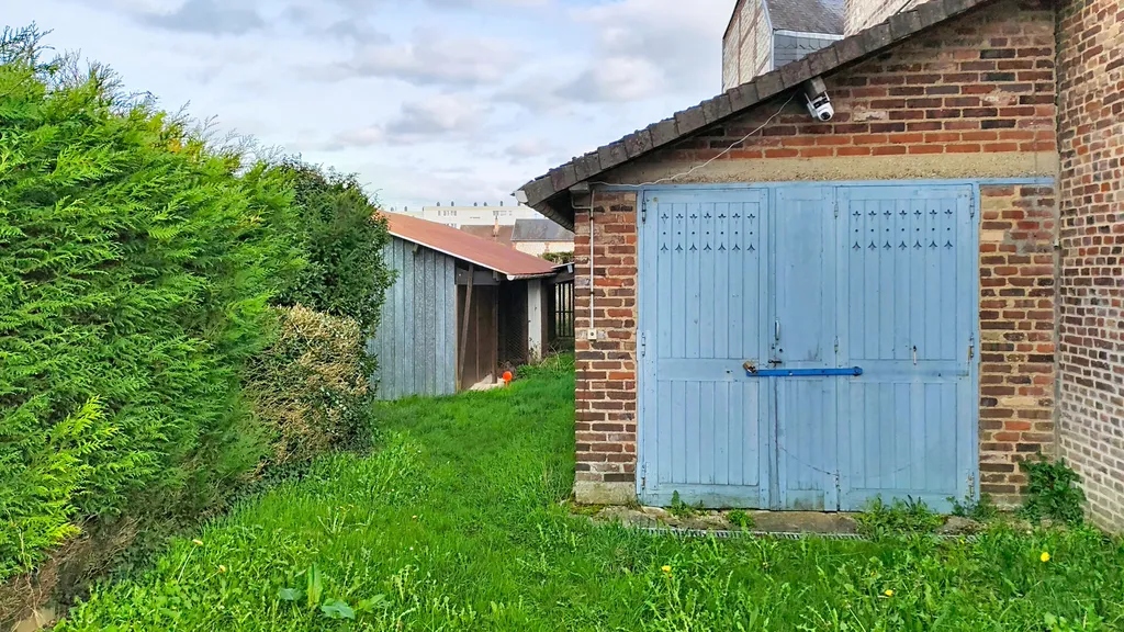 À Vendre : Terrain à Bâtir de 1568 m² à Caudebec-les-Elbeuf 76320