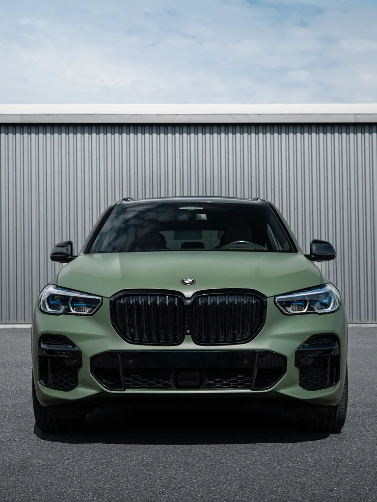 Covering complet vert Kaki mat en 3M-2080 BMW X5.