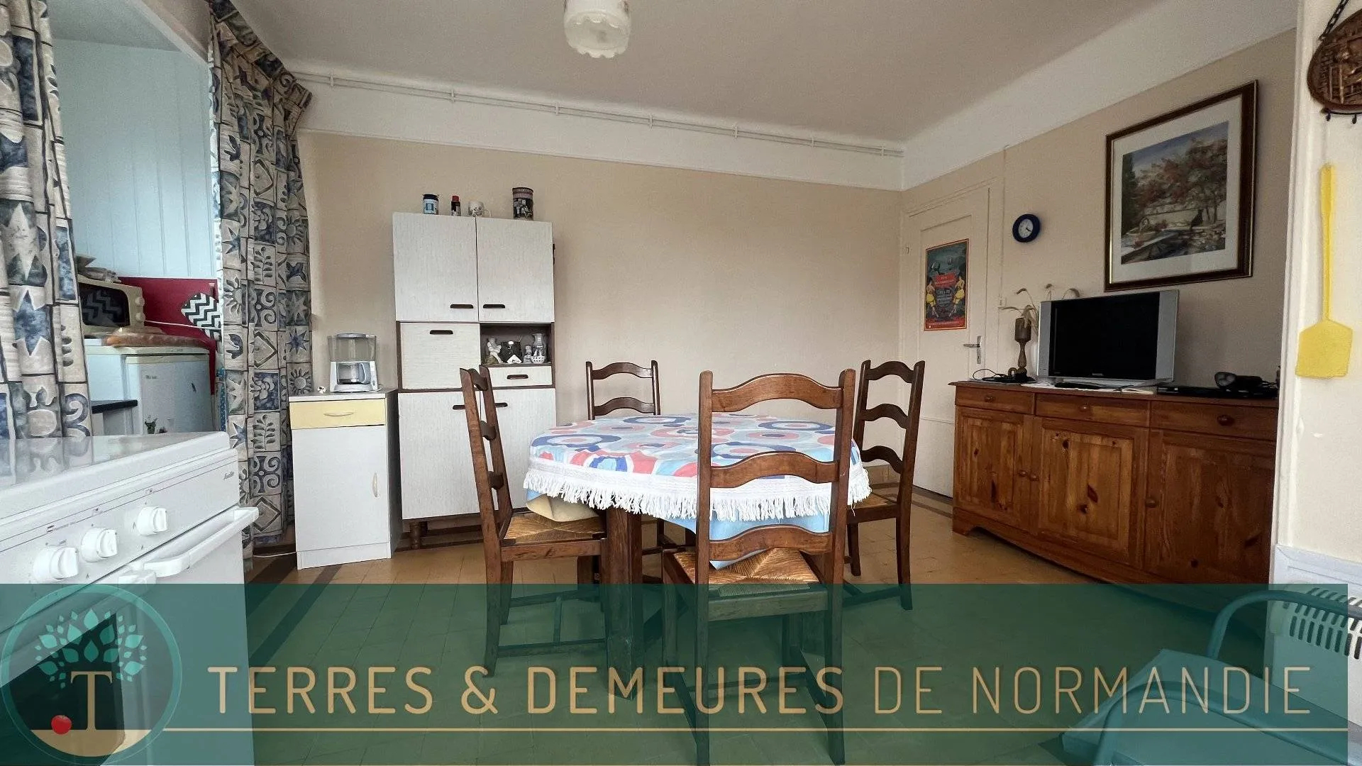 Maison de plage 46m² avec 2 chambres, pièce de vie et cuisine ouverte, cabanon 15m², vue mer et emplacement privilégié à Criel-sur-Mer 76910, proche plage.