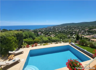 Les Issambres – Villa provençale dominant la Méditerranée. Vue panoramique exceptionnelle, piscine, 180 m² à sublimer selon vos envies.