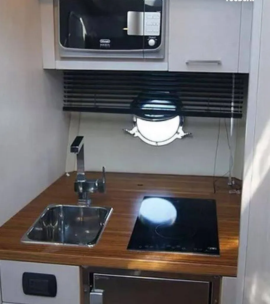 Trouver un bateau rigide habitable de Salpa en Martinique