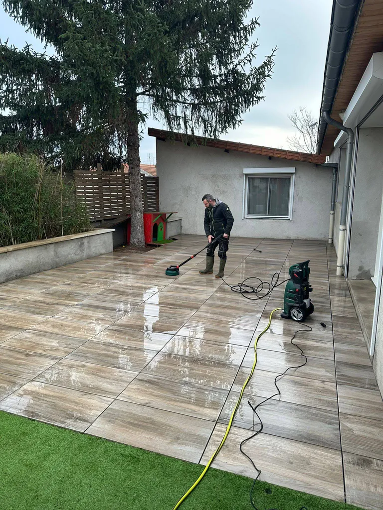 SAS Multiservices L'esprit de la liberté : votre entreprise de travaux extérieurs à Roanne et dans la Loire