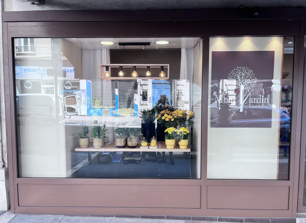 Châssis fixe Eylina 52F avec soubassement isolant aluminium à Nice 06