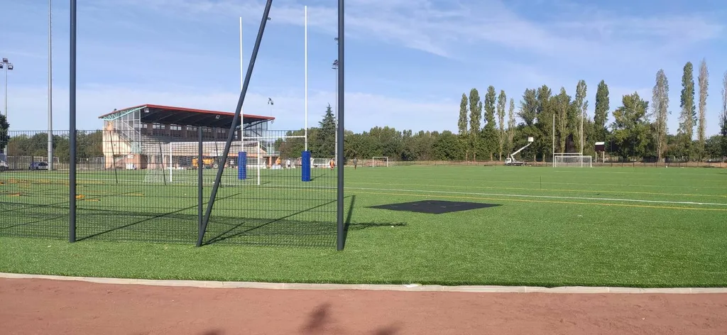 mixte sports ground football and rugby