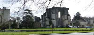 Vue emblématique de La Couronne en Charente, un cadre idéal pour faire estimer gratuitement son camping‑car avec l’expertise professionnelle Horde d’Or.