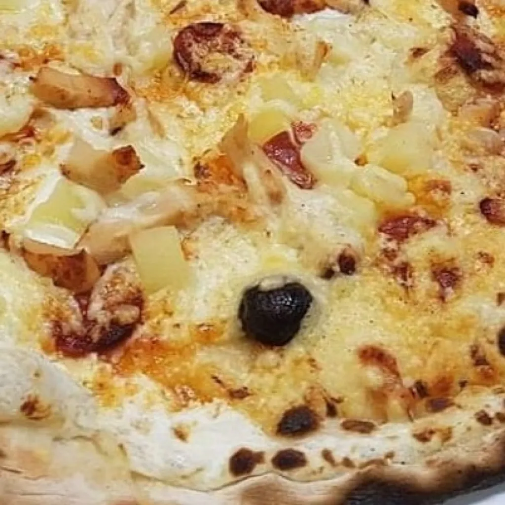 Notre zone d'activité pour ce serviceLivraison de pizzas artisanales cuites au feu de bois à Salon-de-Provence 13300 en soirée