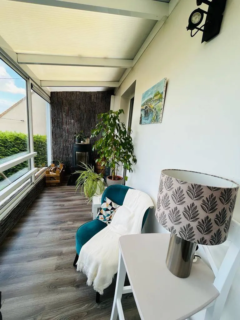 A vendre maison avec piscine de 98 m² habitables édifiée sur 1674 m² de terrain sur la commune de LA BOUILLE