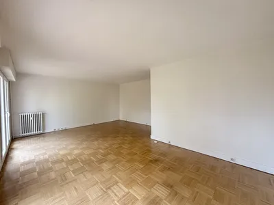 En Exclusivité appartement familial de 105M² proche  des écoles avec ascenseur, parking, balcon et gardien à 15 minutes du RER A de Saint Germain en Laye