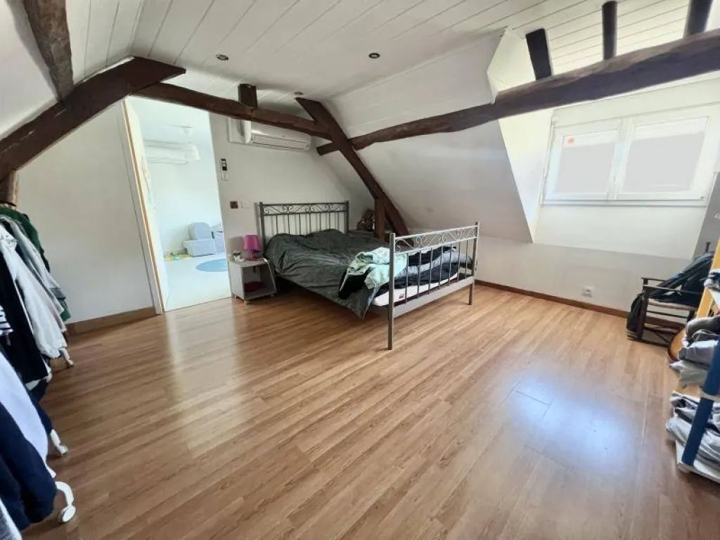 Maison rénovée de 140 m² édifiée sur 649 m² de terrain sur la commune de ST PIERRE LES ELBEUF