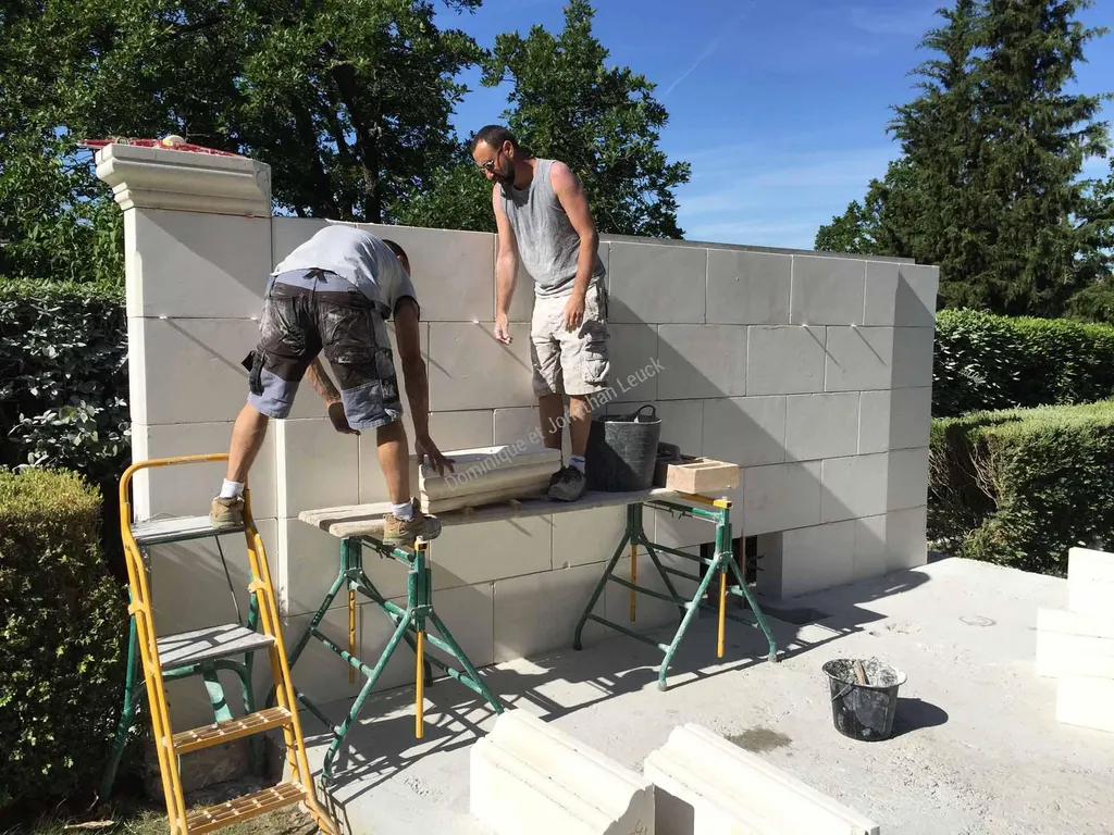 Fontaine murale sur-mesure en pierre d'Estaillades
