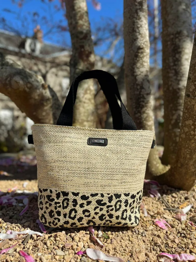 Sac les Tropéziennes paille et léopard pour l'été indisponible chez Evasion Eu