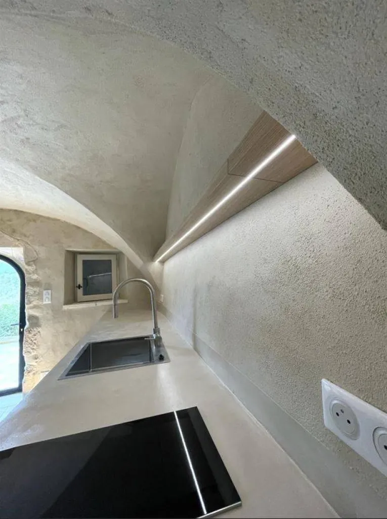 La restauration d'une maison de village à Ménerbes, avec beaucoup de charme.