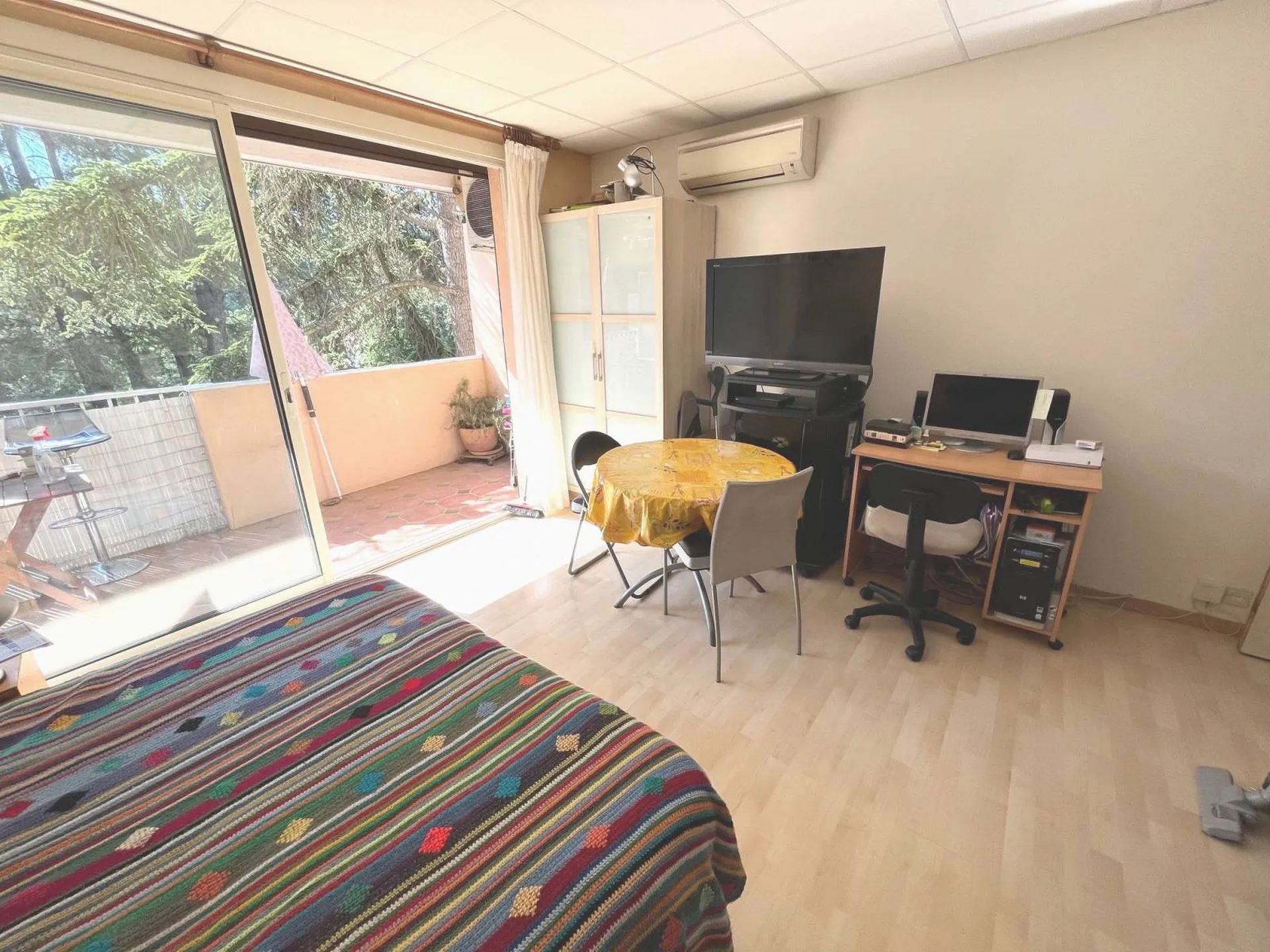 carnoux a vendre studio avec balcon
