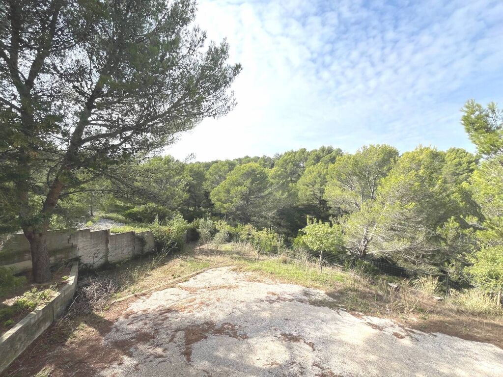 maison à vendre sur carnoux a renover