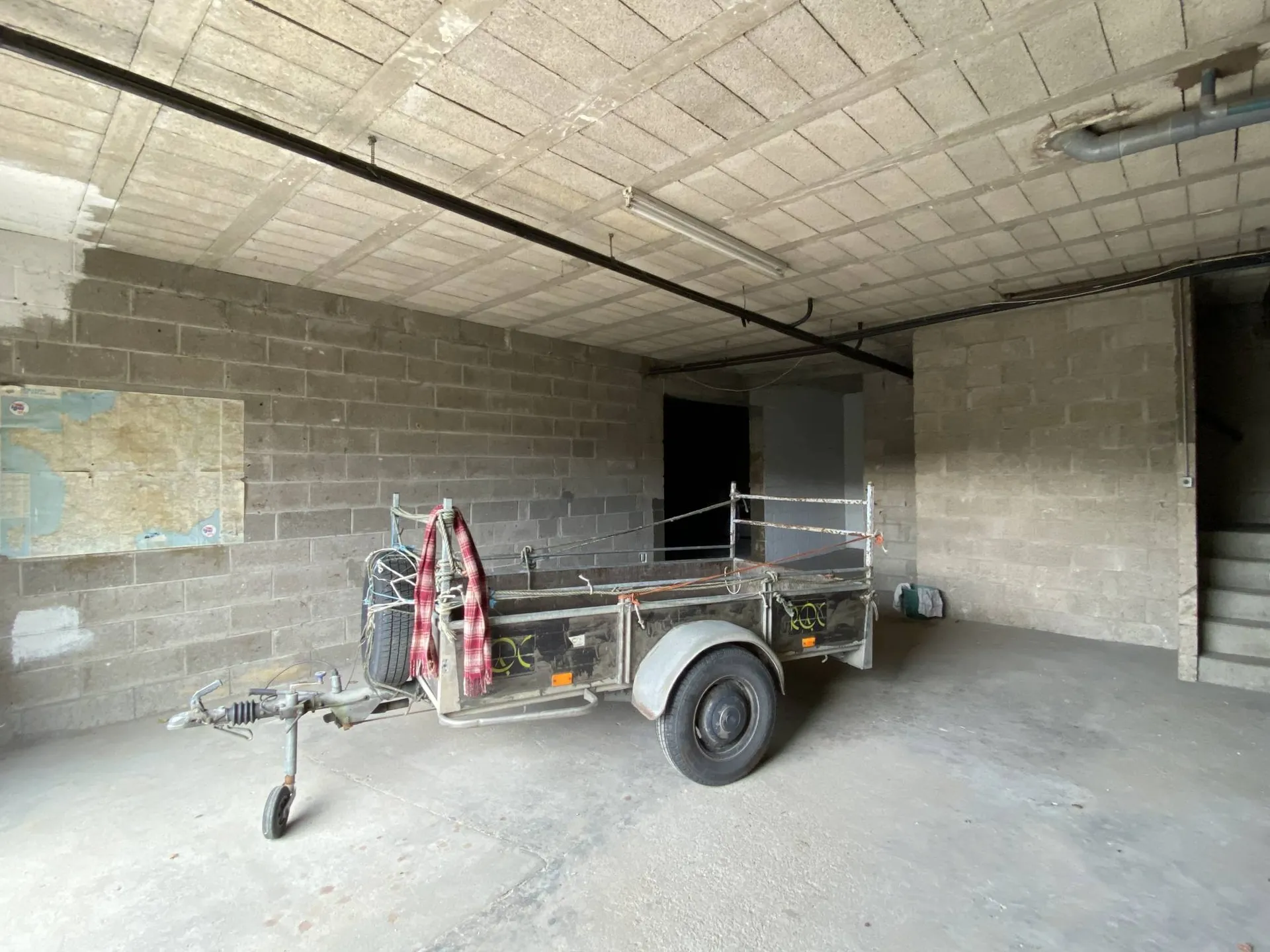 A vendre maison proche de la plage sur sous sol complet