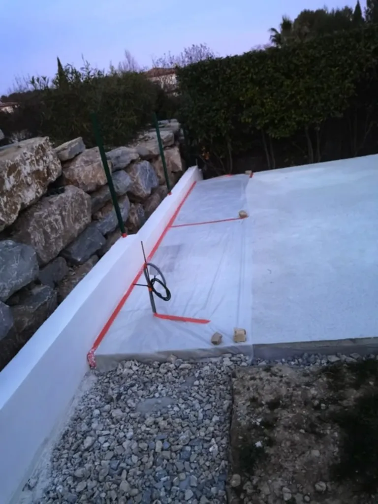 Installation d’un abri automobile sur mesure avec couverture bac acier à Castelnau-le-Lez Proche de Montpellier dans Hérault (34)