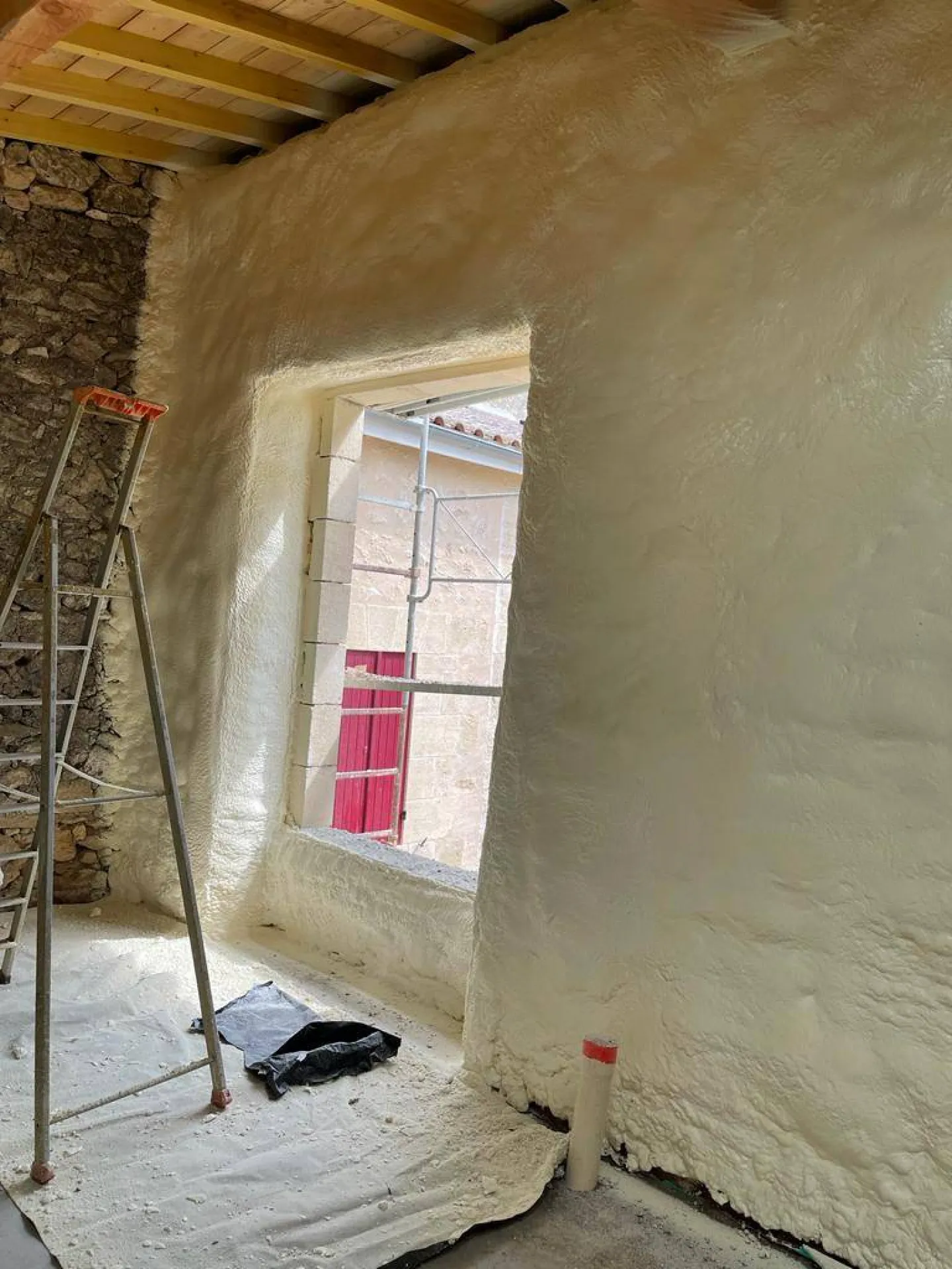 Isolation thermique des murs dans la rénovation en Gironde